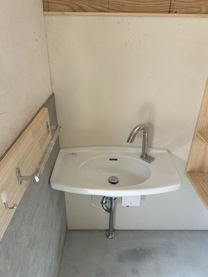 工場内便器取り付けS__123445250_コピー